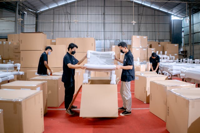 Office relocation Peterborough — SpeedyPack Movers commercial team Office relocation Peterborough — SpeedyPack Movers commercial team