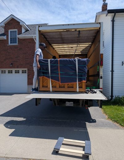 Piano Loading in a truck - The liftgate helper